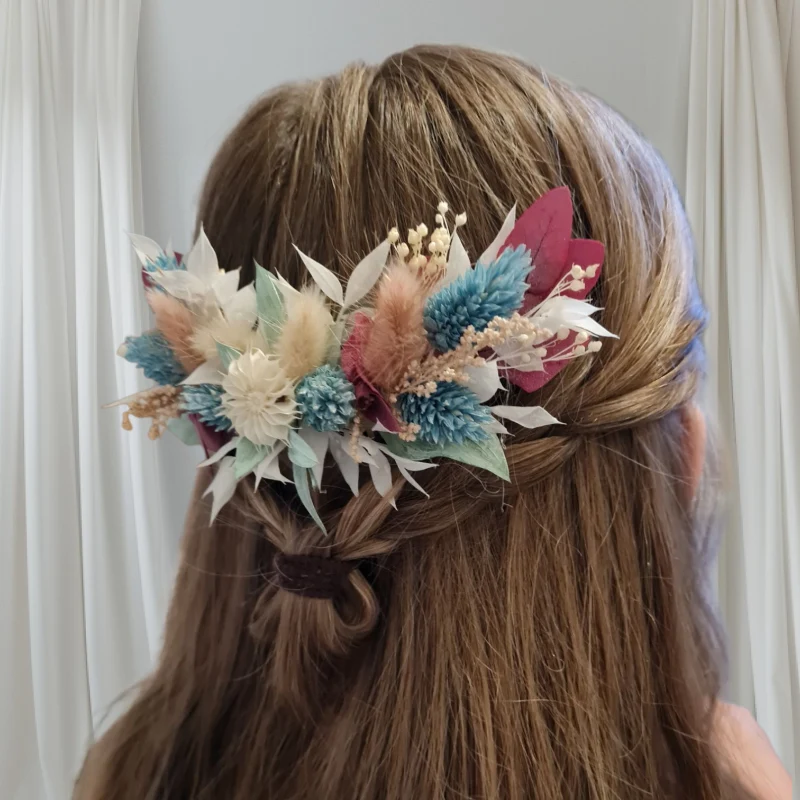 AKZENT | Haarkamm mit Trockenblumen zu Konfirmation und Abschlussball – Bild 3
