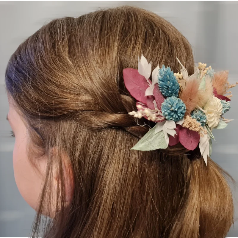 AKZENT | Haarkamm mit Trockenblumen zu Konfirmation und Abschlussball – Bild 2